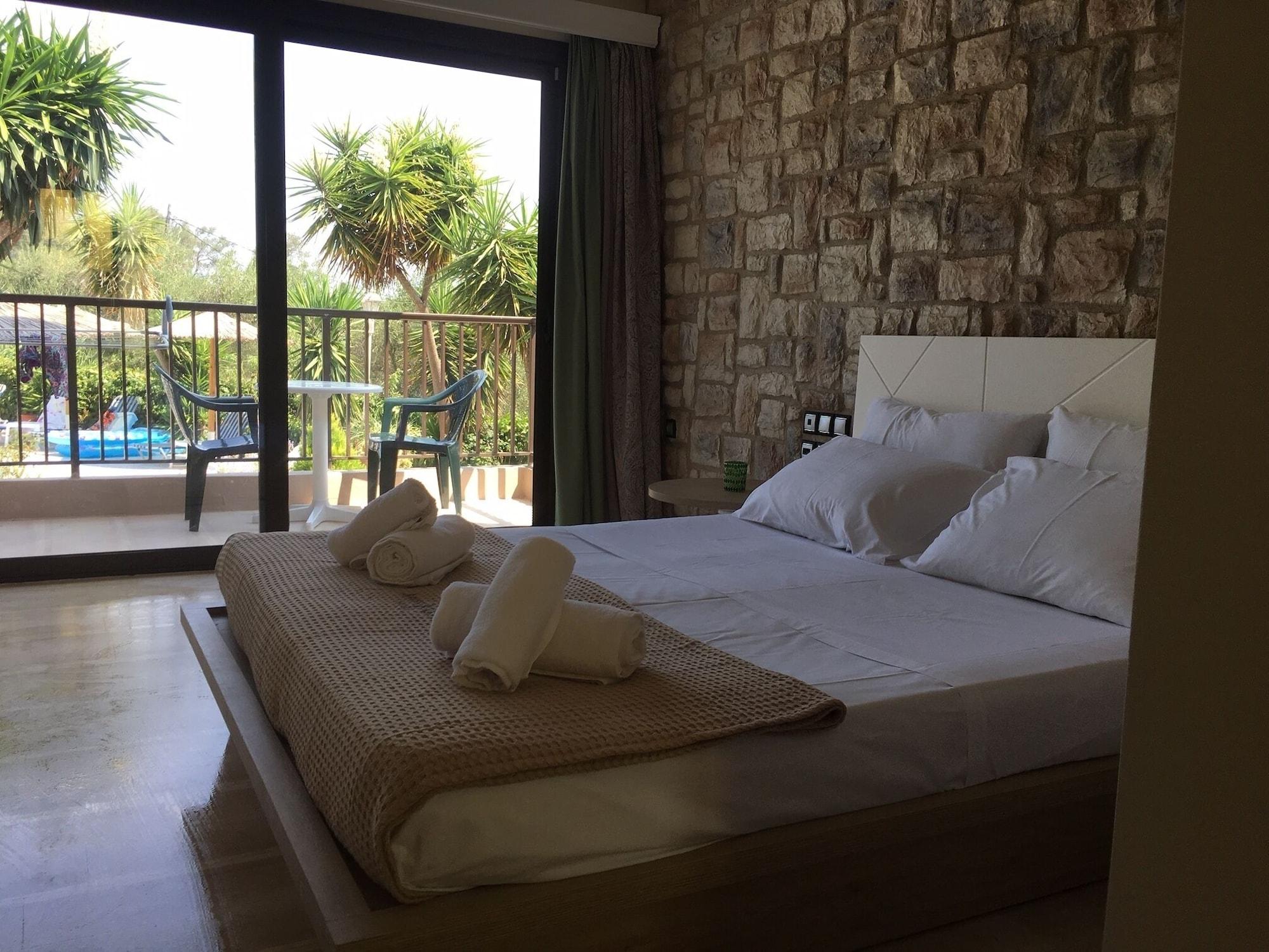 Marina Boutique Hotel Moraitika Exterior foto